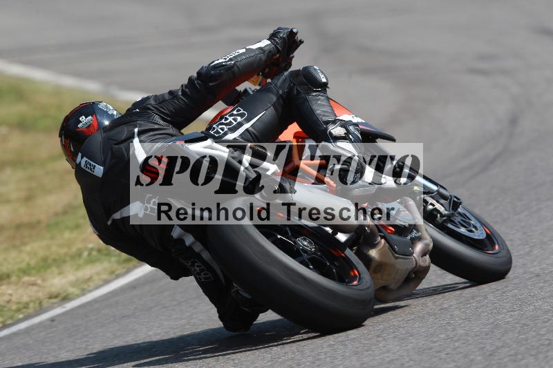 /Archiv-2022/12 22.04.2022 Discover the Bike ADR/Race 3/backside